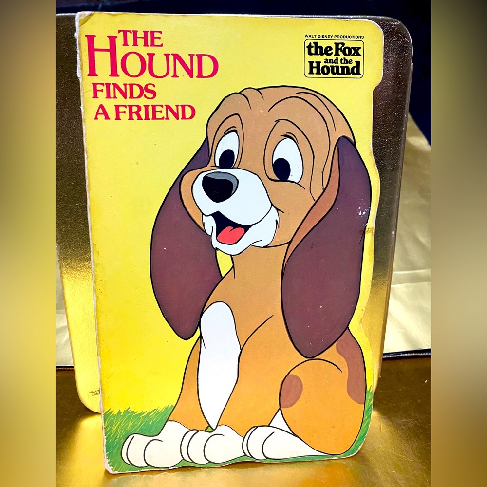 WALT DISNEY PRODUCTIONS 1981 THE FOX AND THE HOUND FINDS A FRIEND BOARD BOOK